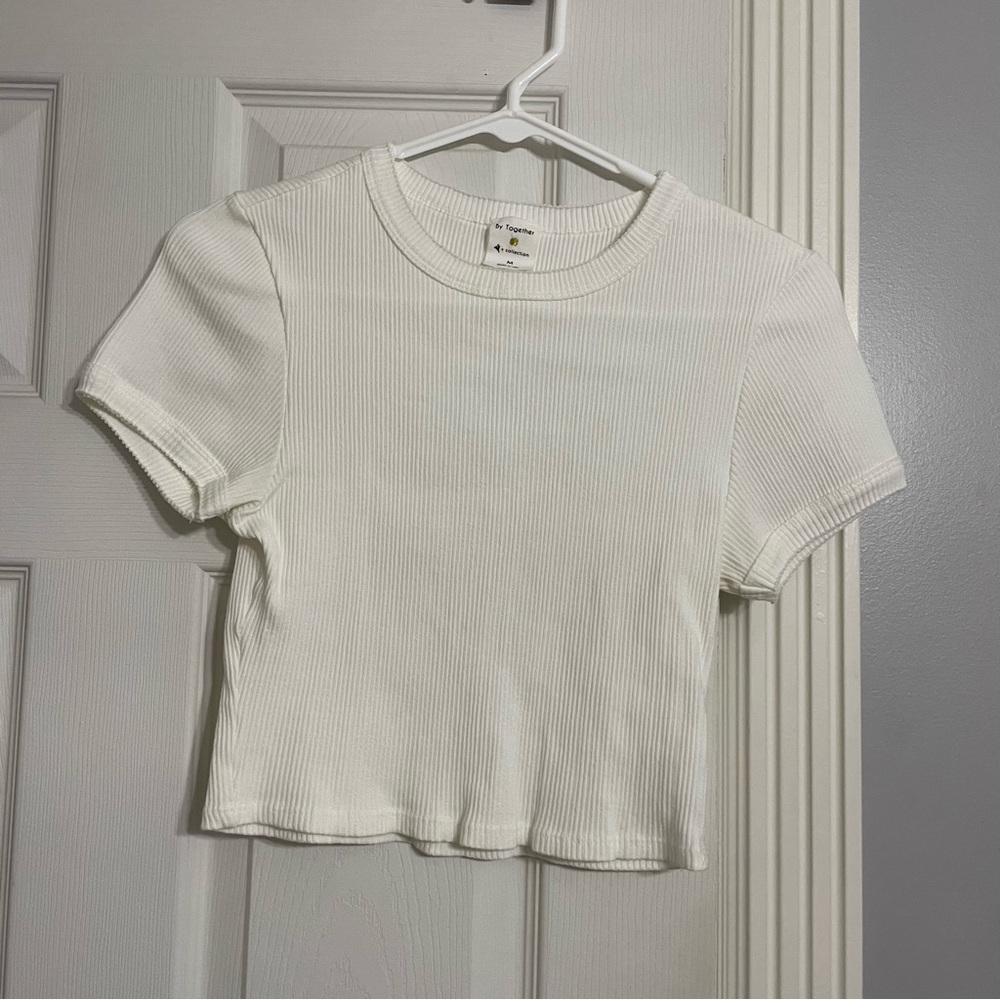 White cropped Tee